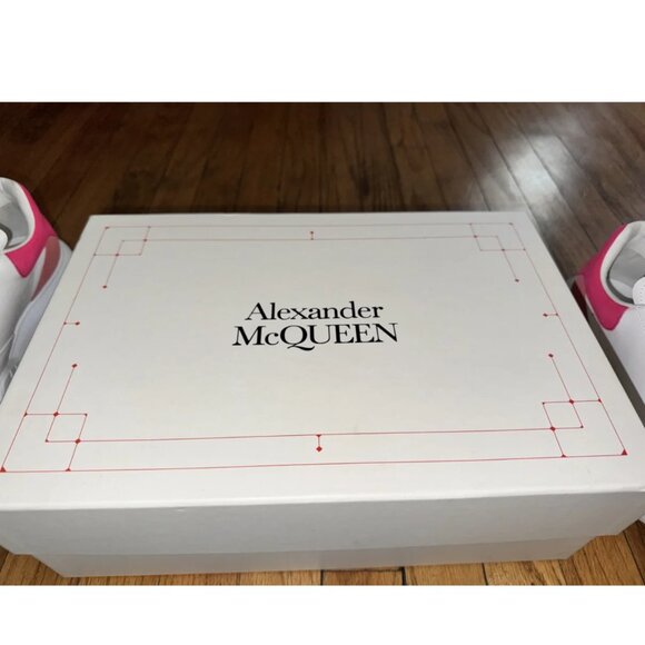 Alexander McQueen white tennis shoes - Picture 7 of 8